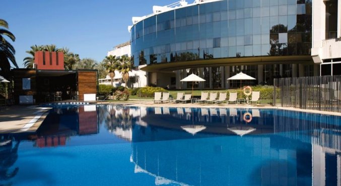Zwembad Hotel Silken Al Andalus