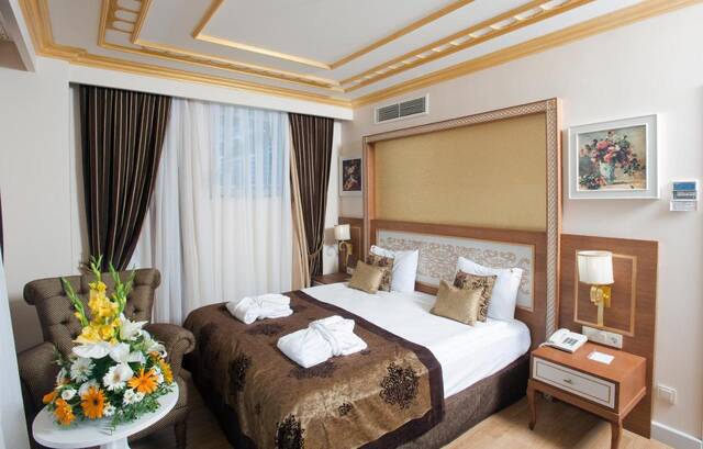 Crystal Palace Luxury Resort And Spa