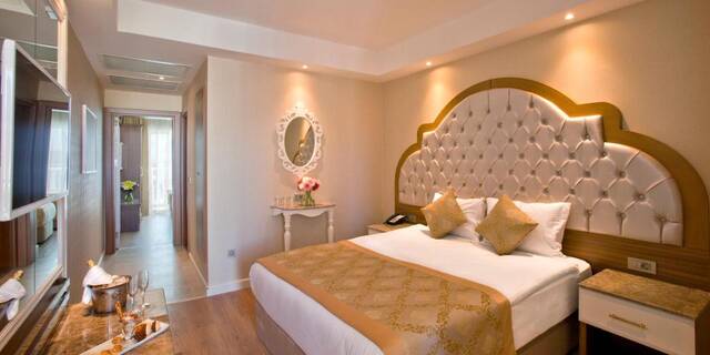 Side Premium Hotel