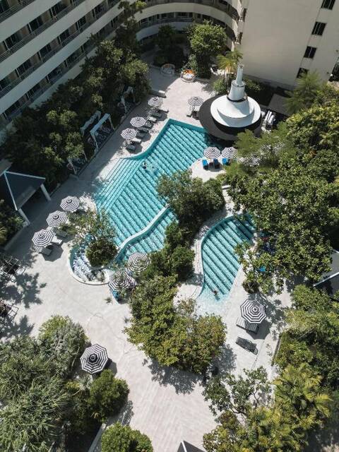 2 zwembaden in het Royal Paradise Hotel & Spa