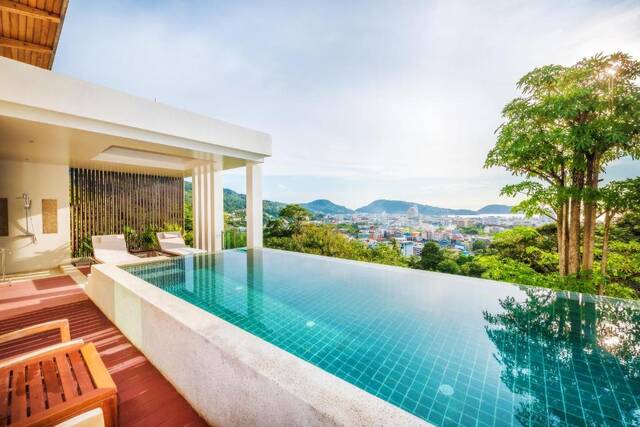Buitenzwembad bij Wyndham Sea Pearl Resort