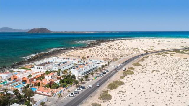 Hotel Boutique TAO Caleta Mar - ligging aan de kust
