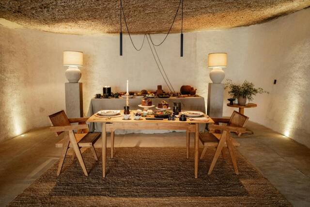 Ecohotel El Agua - eetkamer met lange tafel