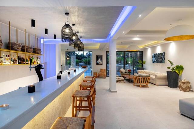 La Stella Suites - bar met loungeruimte