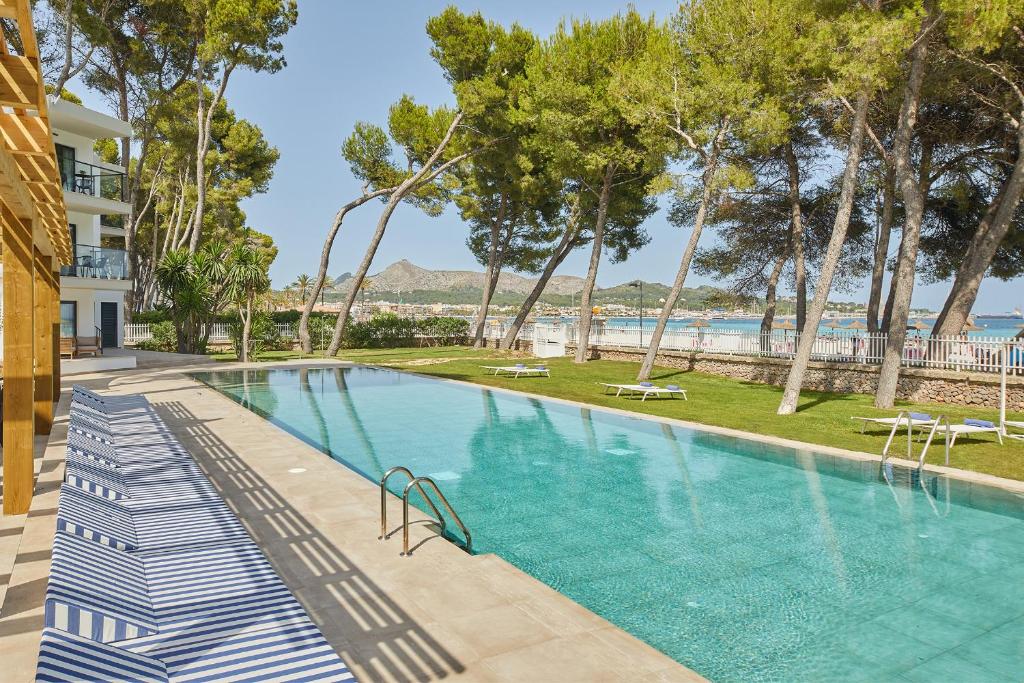 Kamer met balkon en zeezicht