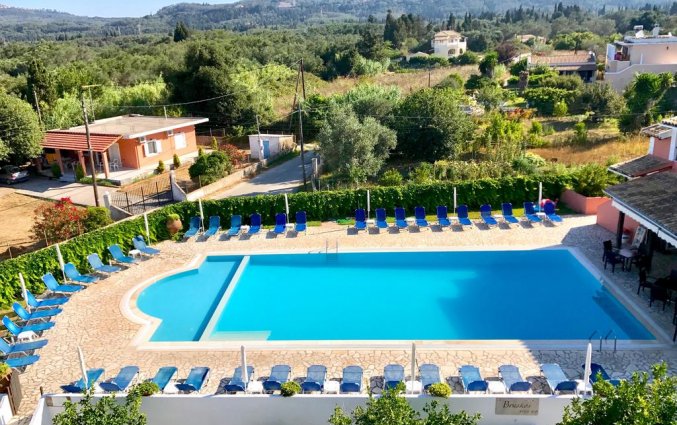Zwembad van Hotel Ccb Bruskos op Corfu