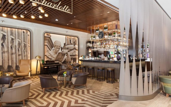 Bar van Hotel Titanic Chausee in Berlijn