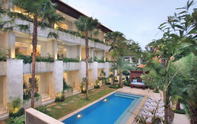 Zwembad van hotel Tapa Tepi Kali in Bali