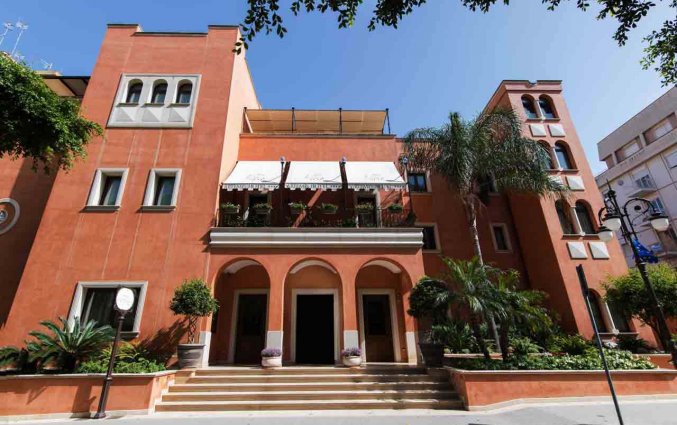 Gebouw van Hotel Artemis op Sicilie