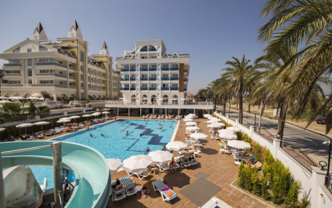 Buitenzwembad van Hotel Palm World in Side