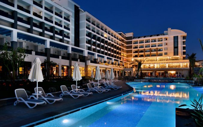 Buitenzwembad van Resort en Spa Seaden Valentine in Side