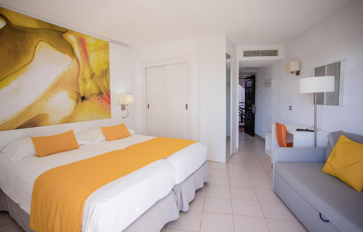 kamer servatur waikiki