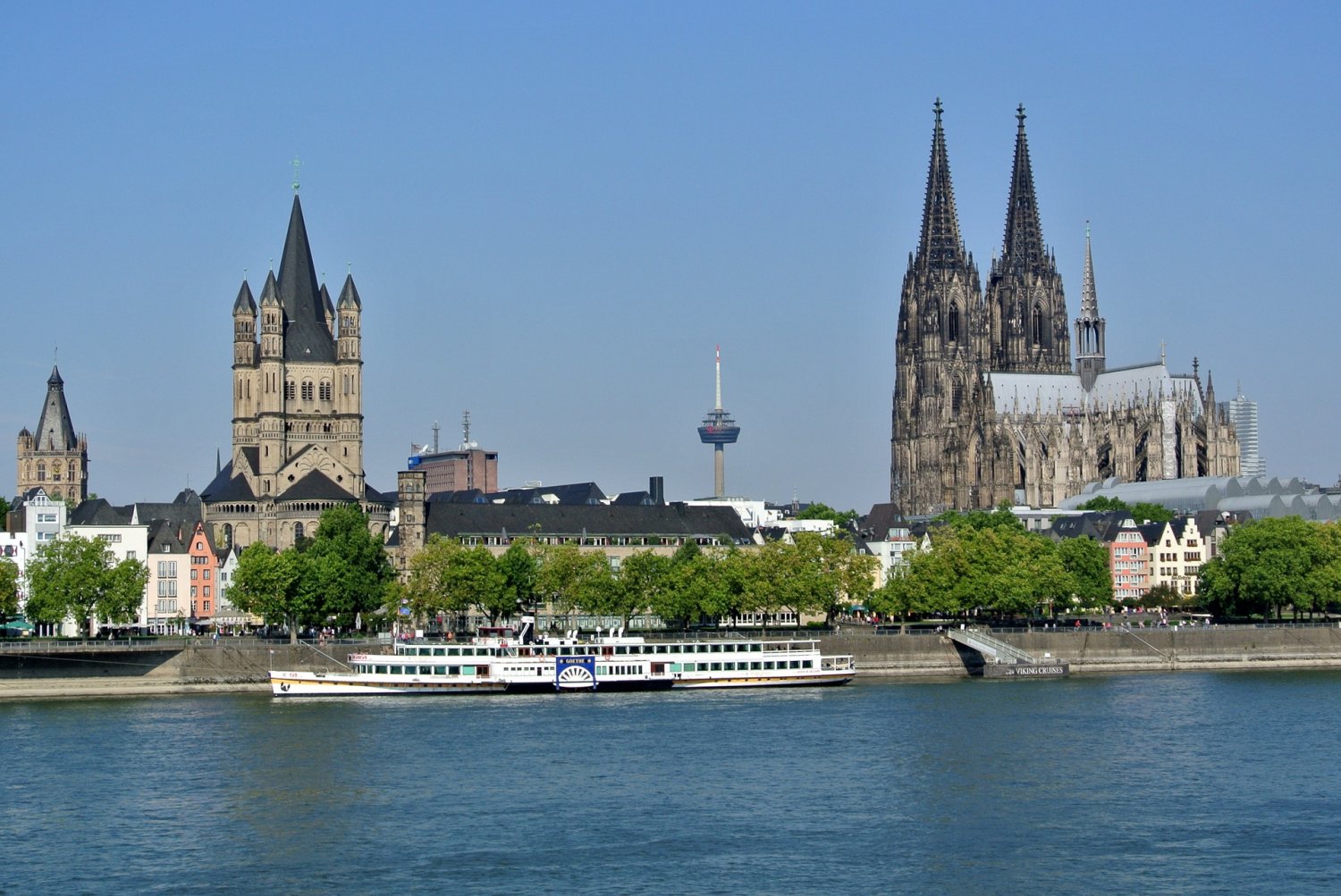 cologne-1281065_1920