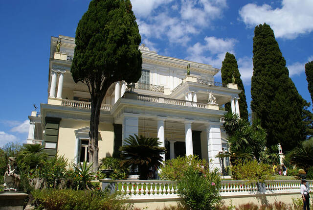 Achilleion & omgeving