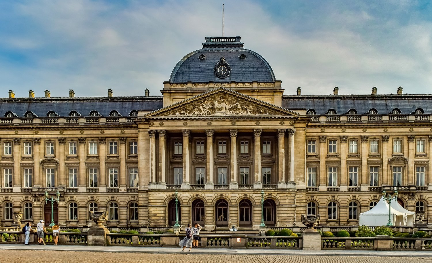 royal-palace-of-brussels-4960798_1920