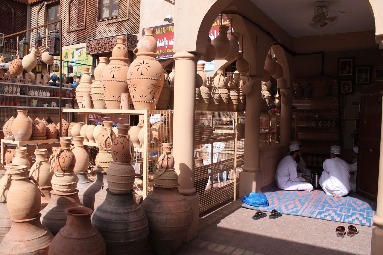 Souk van Nizwa met zilverwerk