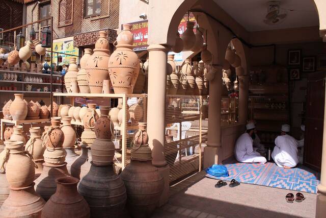 Souk van Nizwa met zilverwerk