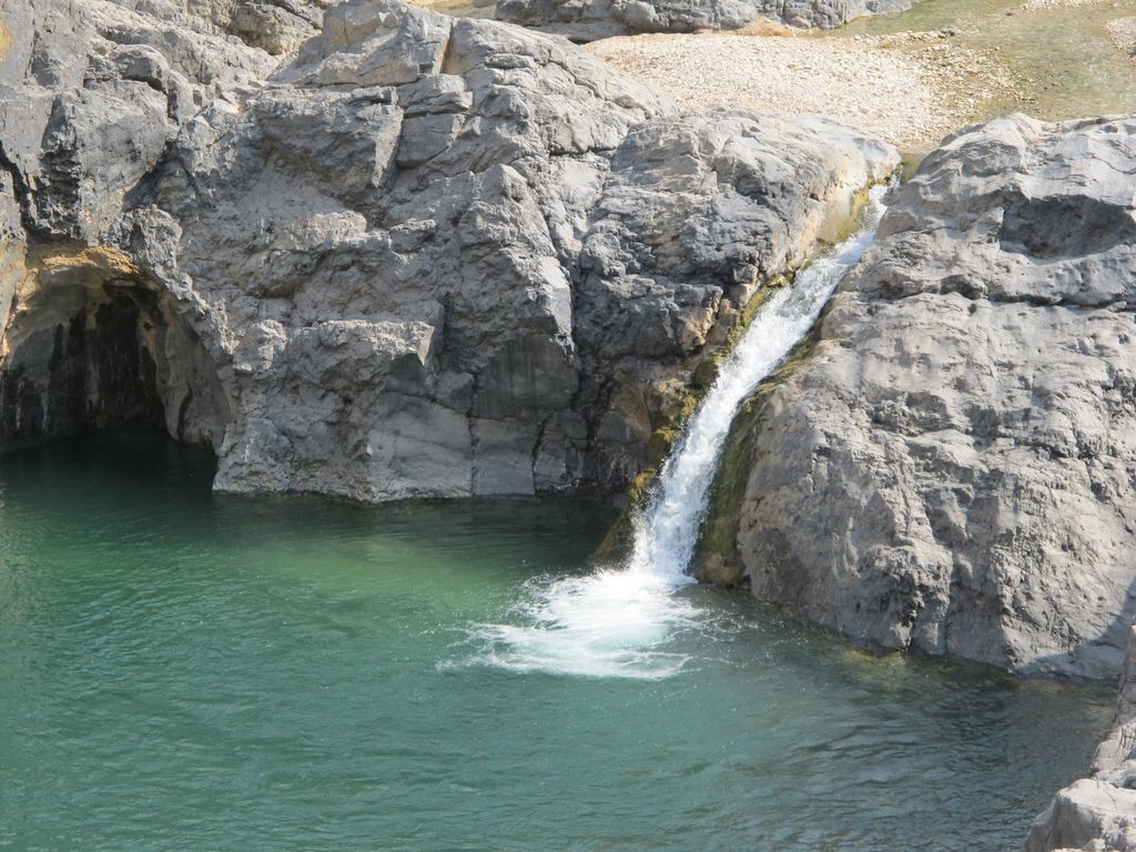 Groenblauwe poelen in Wadi Arbiyeen