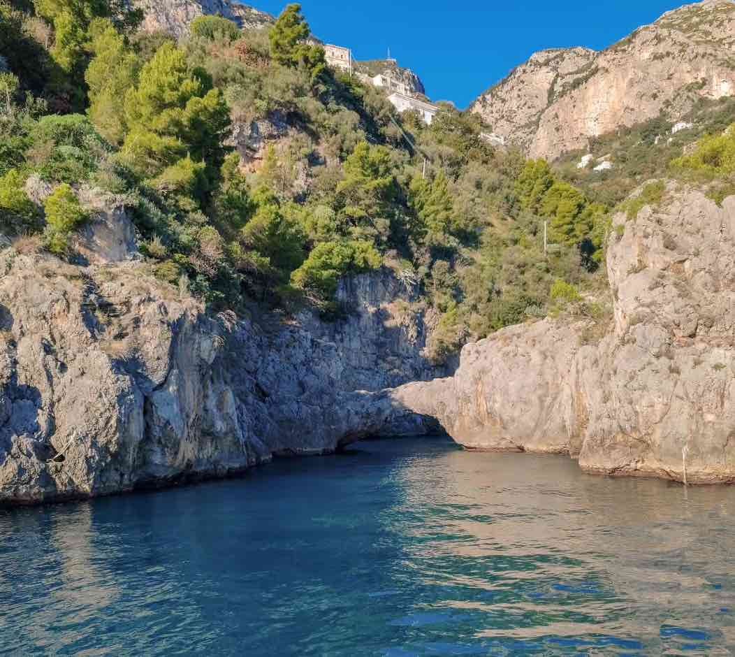 Kust van Amalfi met dorpjes en terrassen
