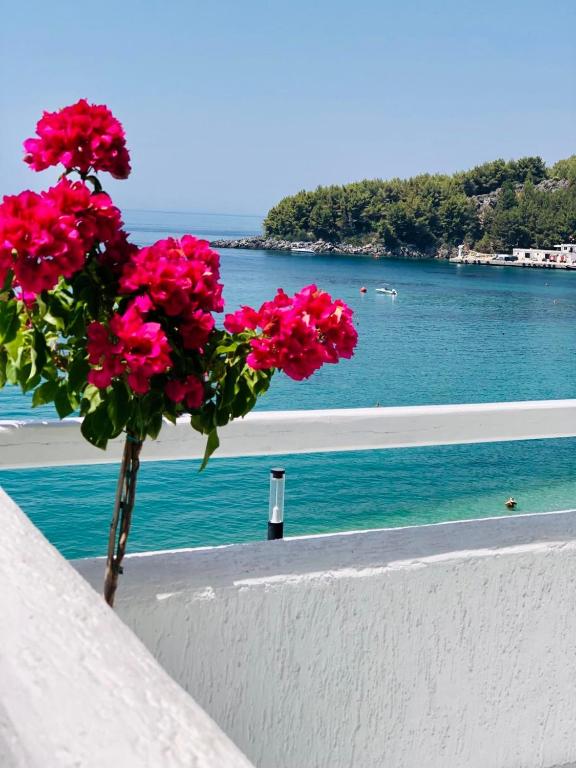 Geo & Art Boutique Hotel Himara &ndash; buitenzijde
