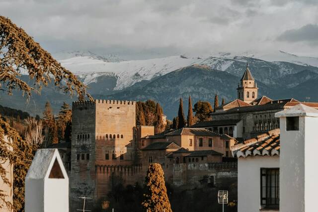 Granada: Alhambra & alba