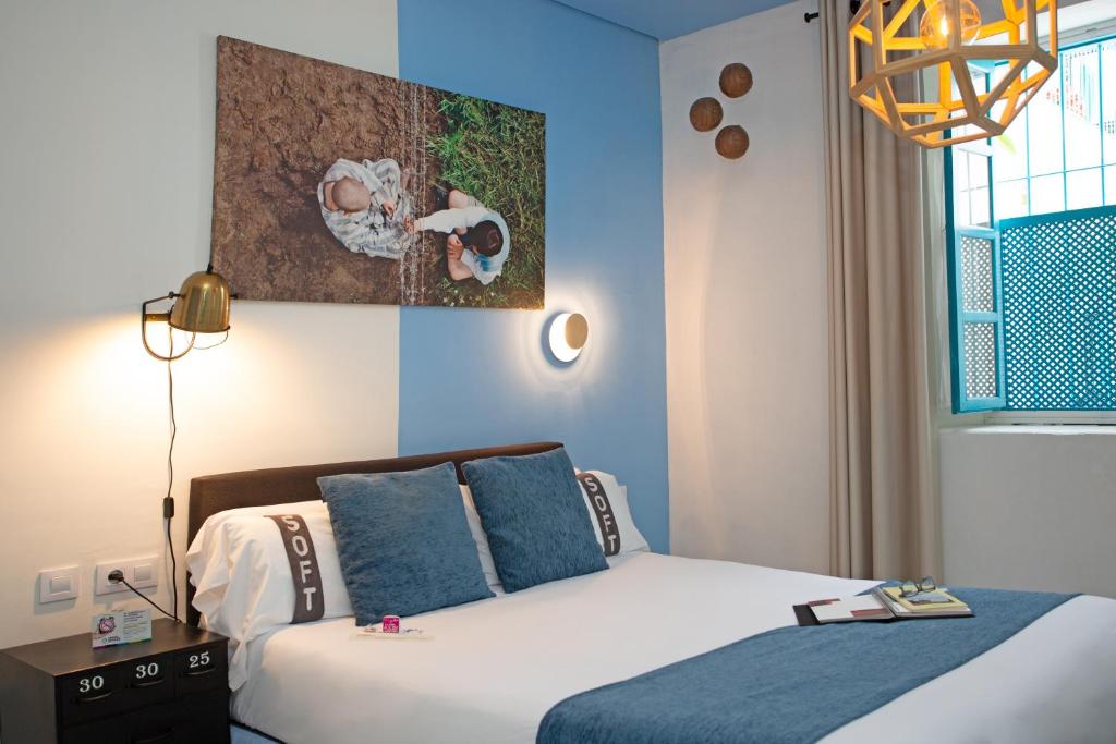 Hotel Casual Sevilla de las Letras &ndash; kleurrijke patio