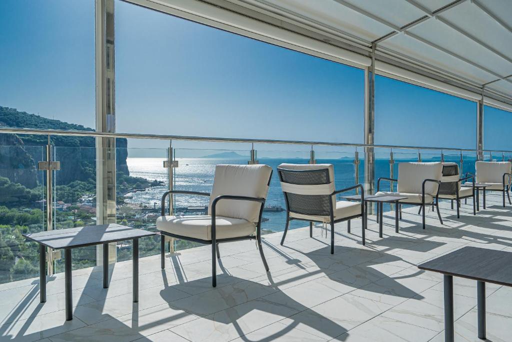 Hotel Mary – zwembad en terras