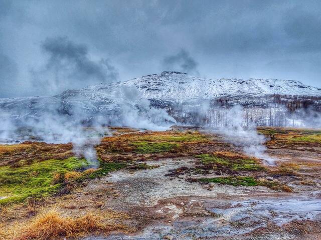 Weg door het Golden Circle-landschap