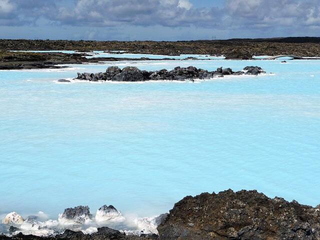 Blue Lagoon met stoom en lavavelden
