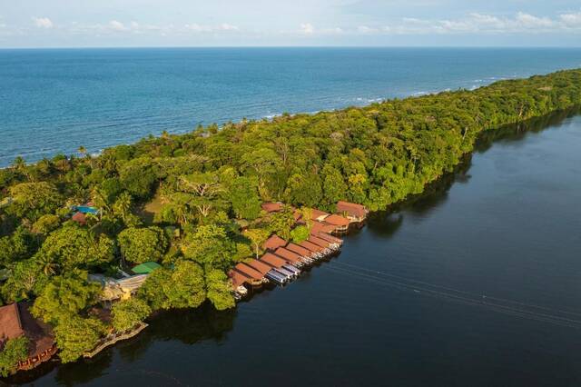 Laguna Lodge – omgeving/lagune