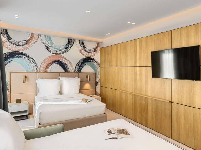 Kamer Mercure Tirana