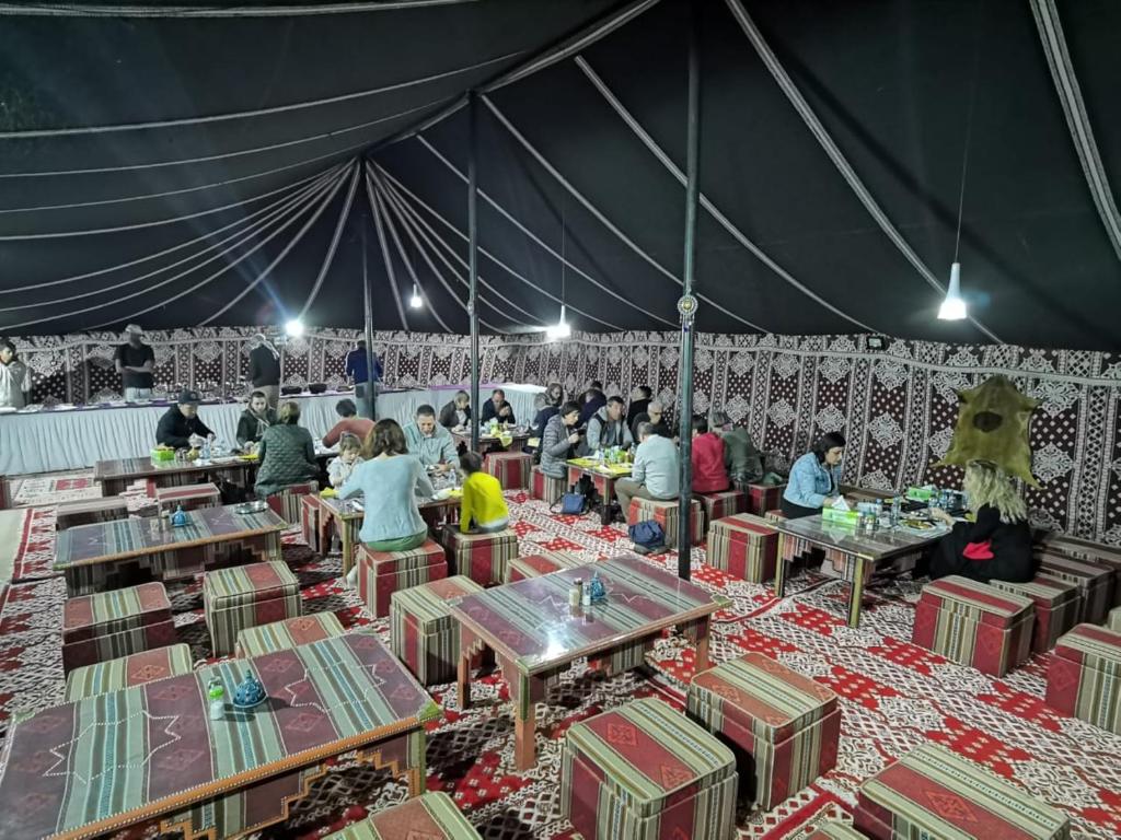 Eetruimte Al Sarmadi Camp