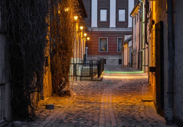 Straatje in de oude stad van Riga
