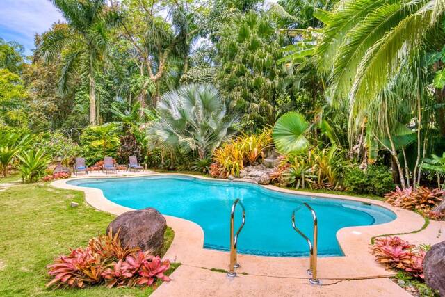 Zwembad Shawandha Lodge