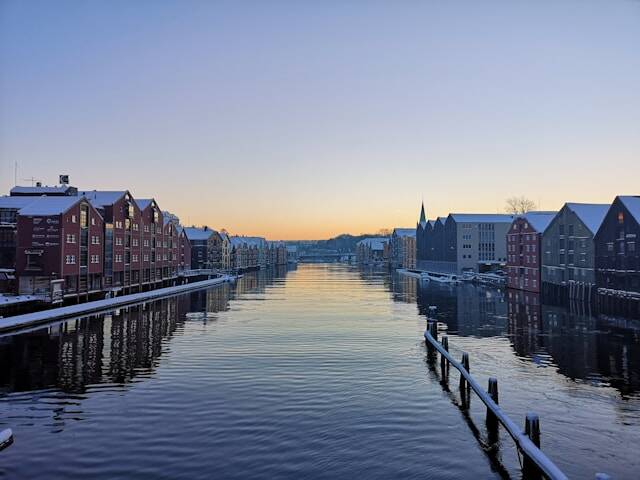 Trondheim – kade en pakhuizen