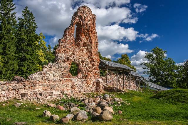 Burchtruïnes van Viljandi