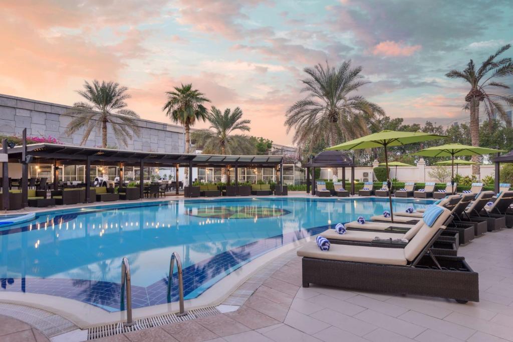 Buitenzwembad Radisson Blu Muscat
