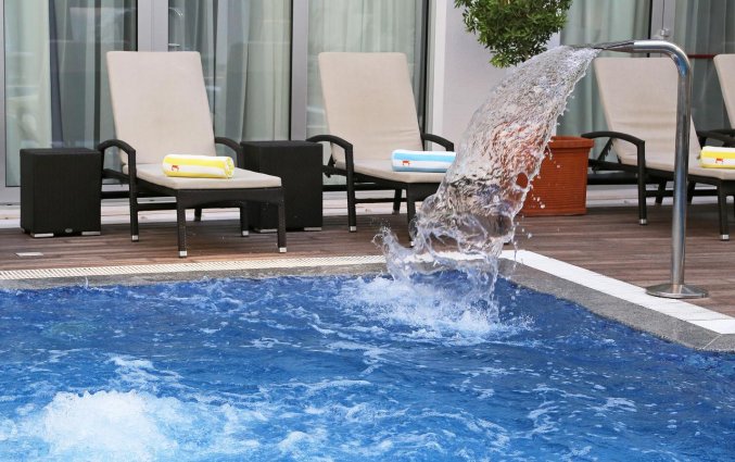 Zwembad met fontein van hotel Lero in Dubrovnik