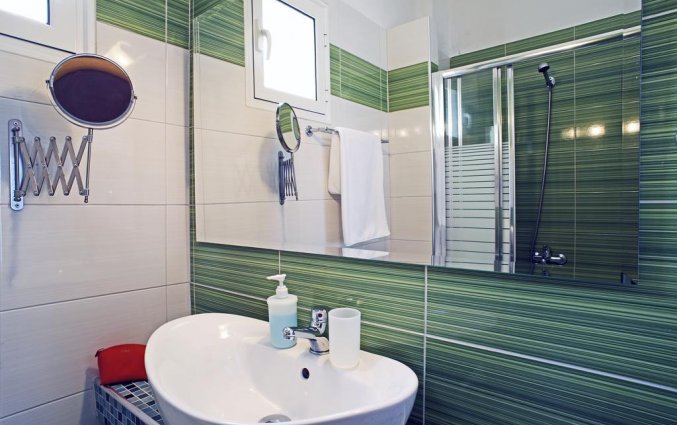 Badkamer in kamer van Hotel Stratos op Chalkidiki