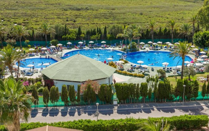 Buitenzwembad van Hotel EIX Lagotel op Mallorca