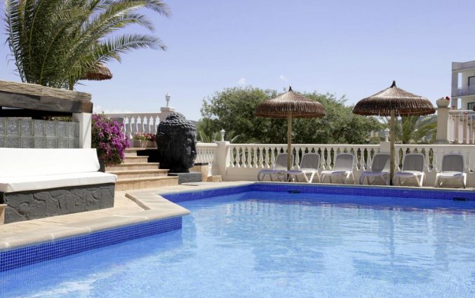 Zwembad van hotel Boutique Bon Repos in Mallorca