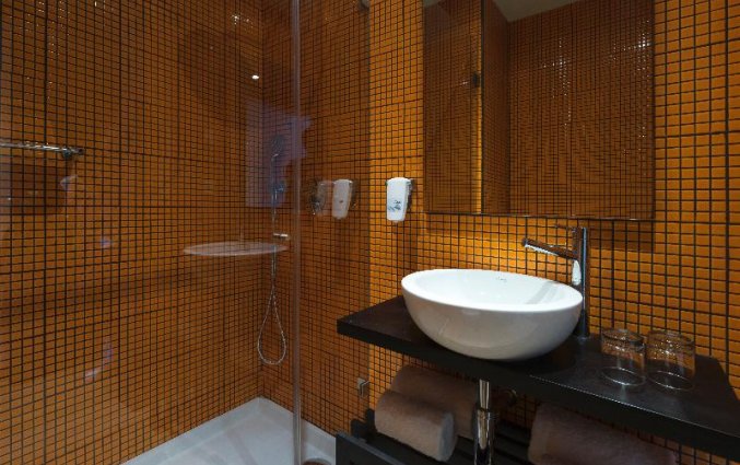 Badkamer van een tweepersoonskamer van Hotel HF Tuela Ala Sul in Porto