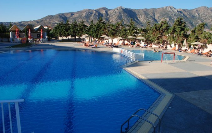 Zwembad van Hotel Sovereign Beach op Kos