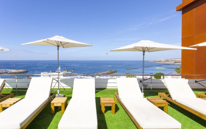 Dakterras van Hotel Be Live Experience La Niña op Tenerife