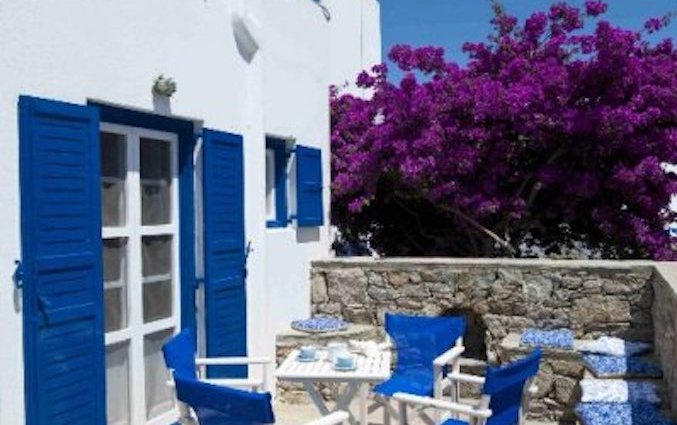 terras van Appartementen Gryparis Club in Mykonos