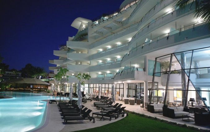 Buitenzwembad van Hotel Senatur Banus Spa aan de Costa del Sol