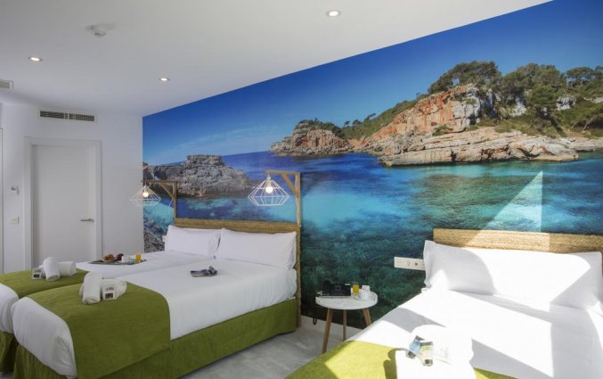Tweepersoonskamer met aparte bedden van hotel Casual Malaga del Mar in Malaga