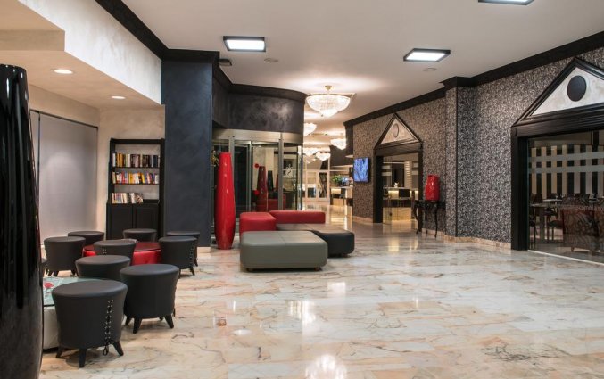 Lobby van hotel Salles Malaga Centro in Malaga