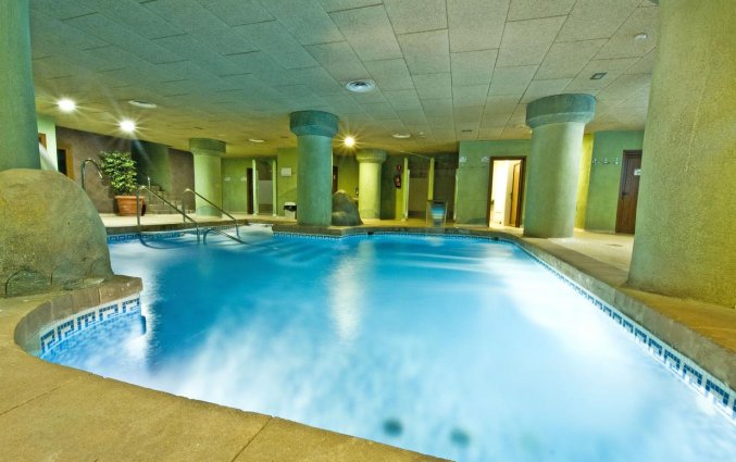Binnenzwembad van Hotel Senator Granada Spa in Andalusie