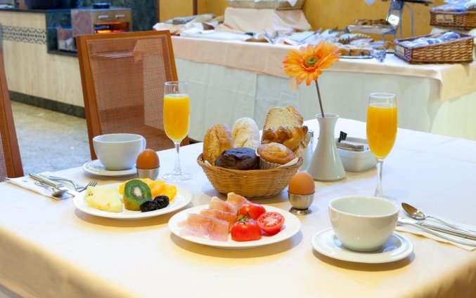 Ontbijt van Hotel Senator Granada Spa in Andalusie